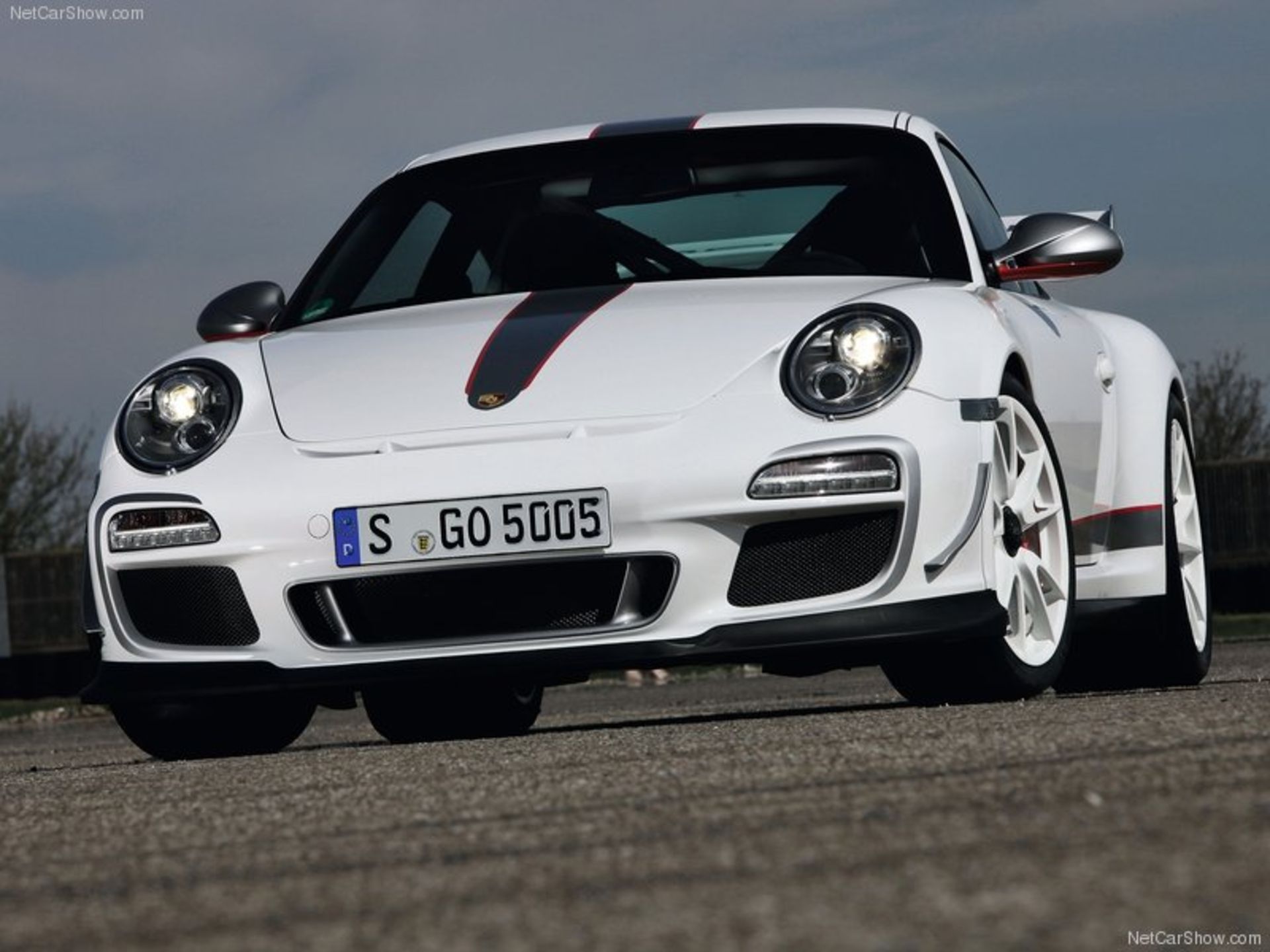 Porsche-911_GT3_RS_4.0_2012_800x600_wallpaper_04