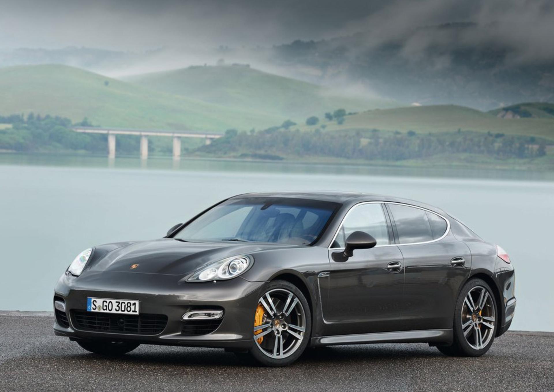 Porsche 2012 Panamera Turbo S