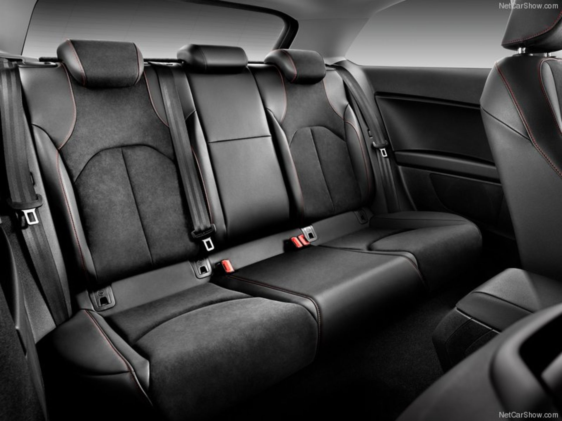 Seat-Leon_SC_2014_800x600_wallpaper_19