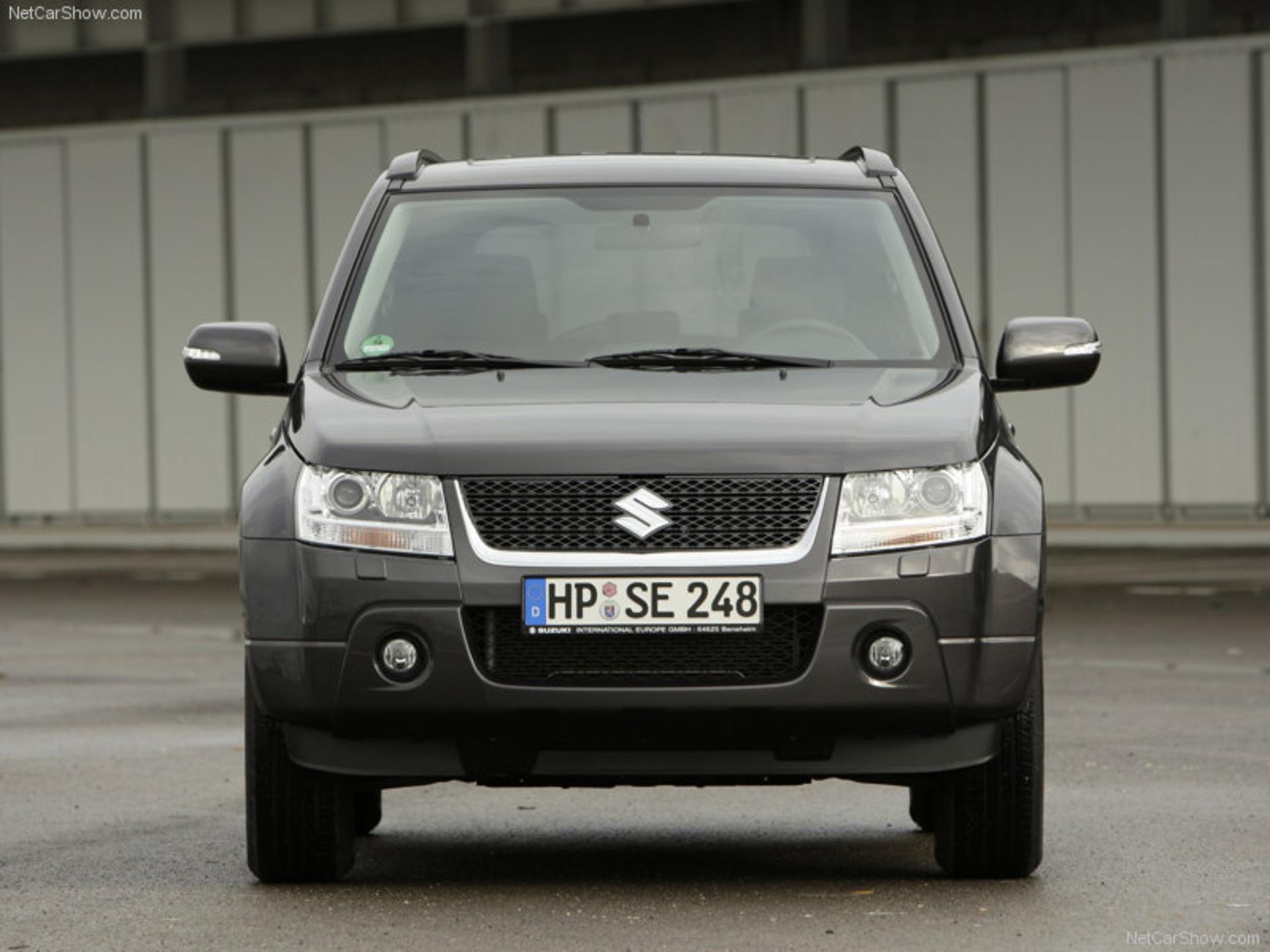 Suzuki-Grand_Vitara_2009_800x600_wallpaper_31