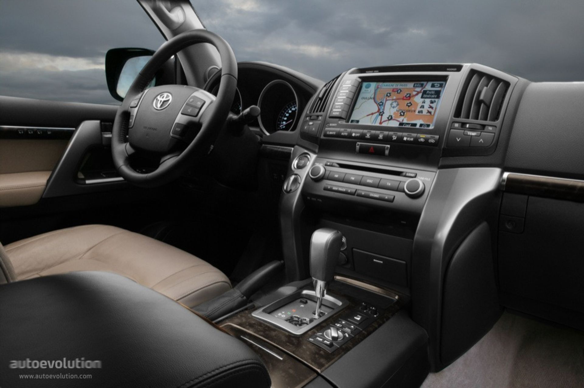 TOYOTA-LandCruiser-V8-dashboard