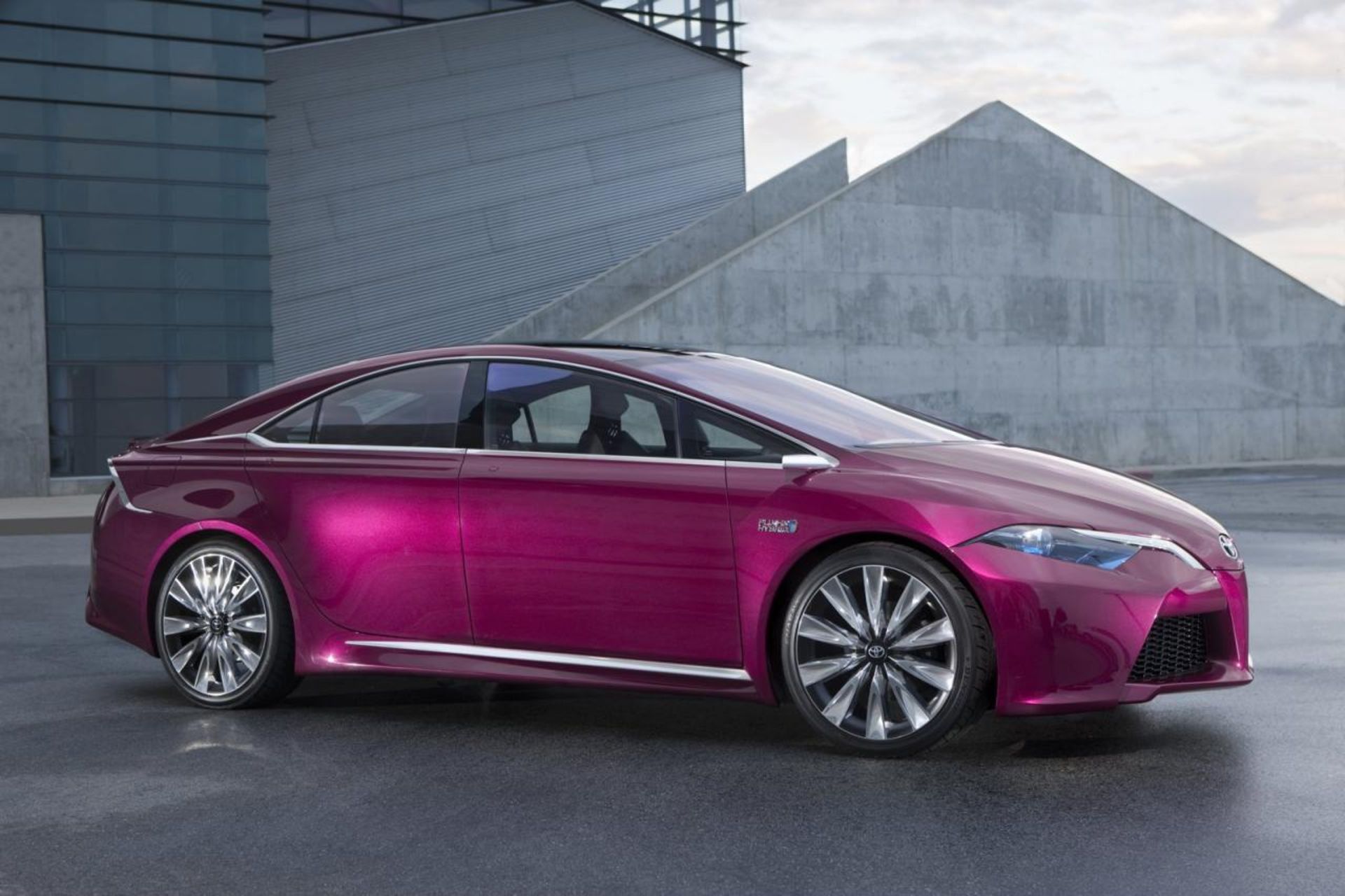 Toyota NS4 Plug-in Hybrid Concept 2