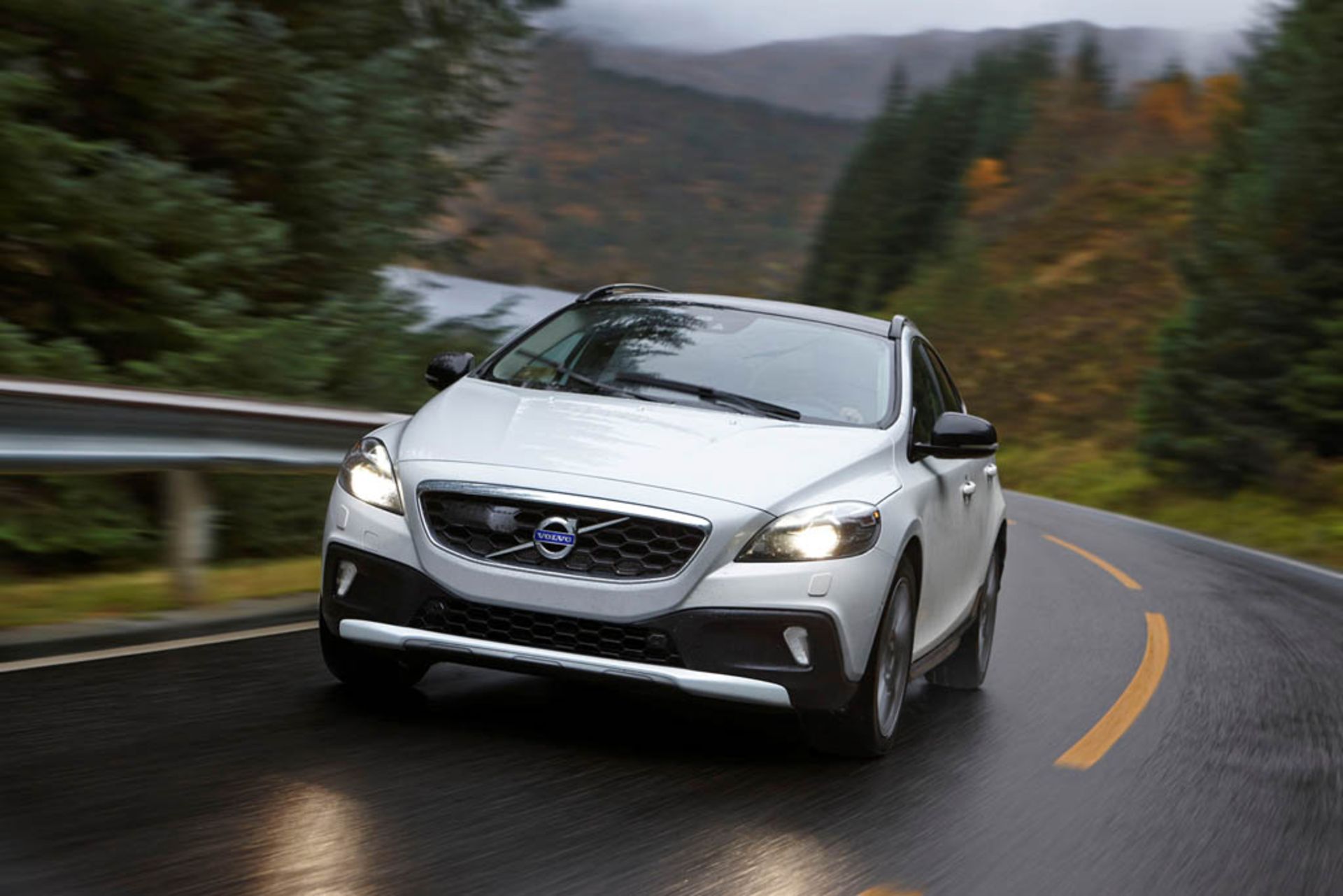 Volvo-V40-Cross-Country-7