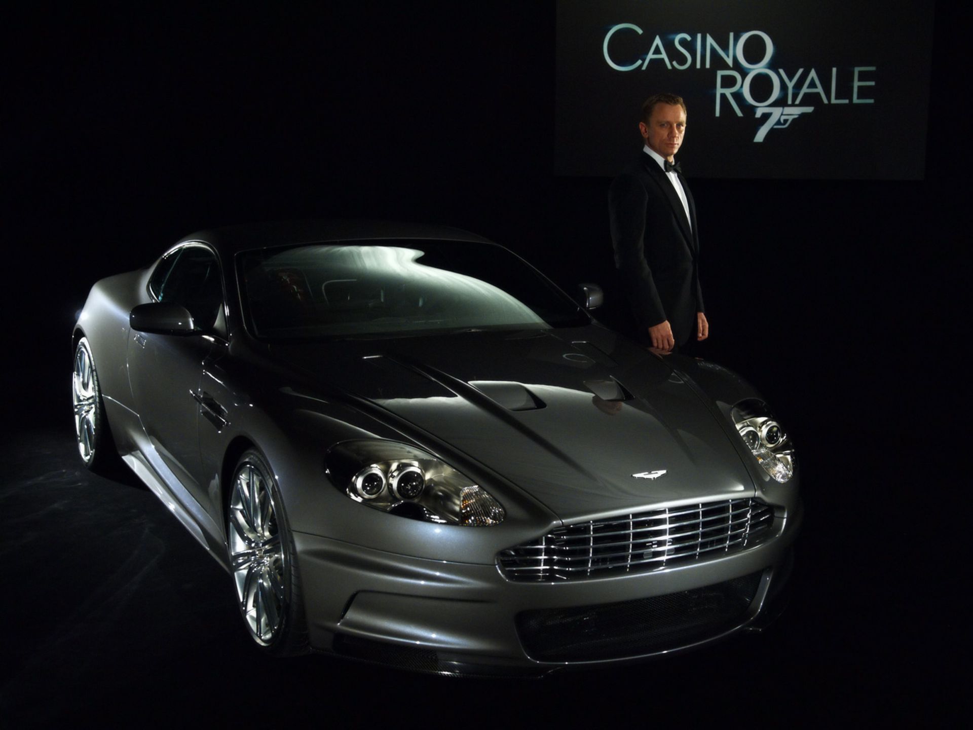 aston-martin-dbs-james-bond-wallpaper