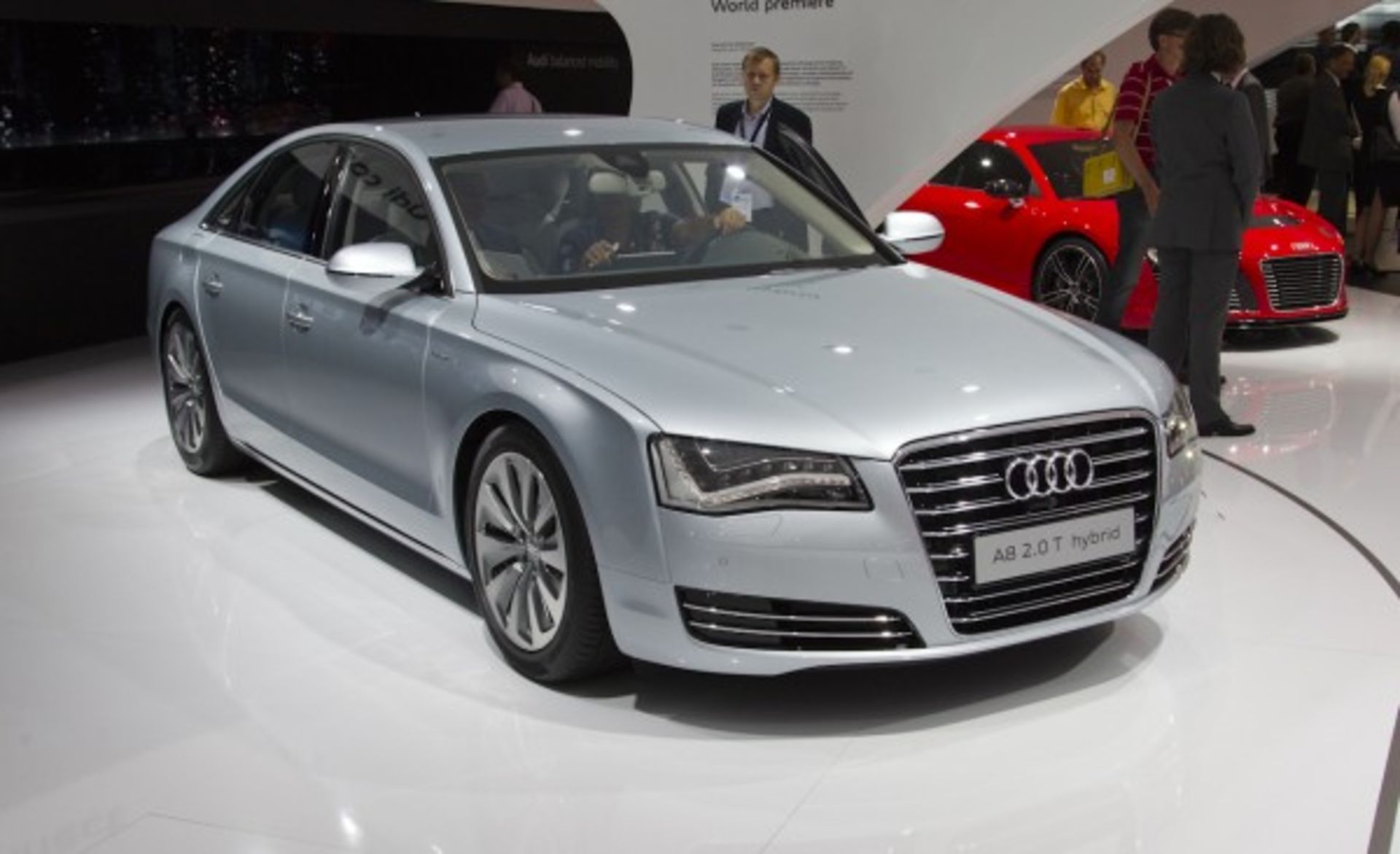 audi-a8-hybrid-001_gallery_image_large