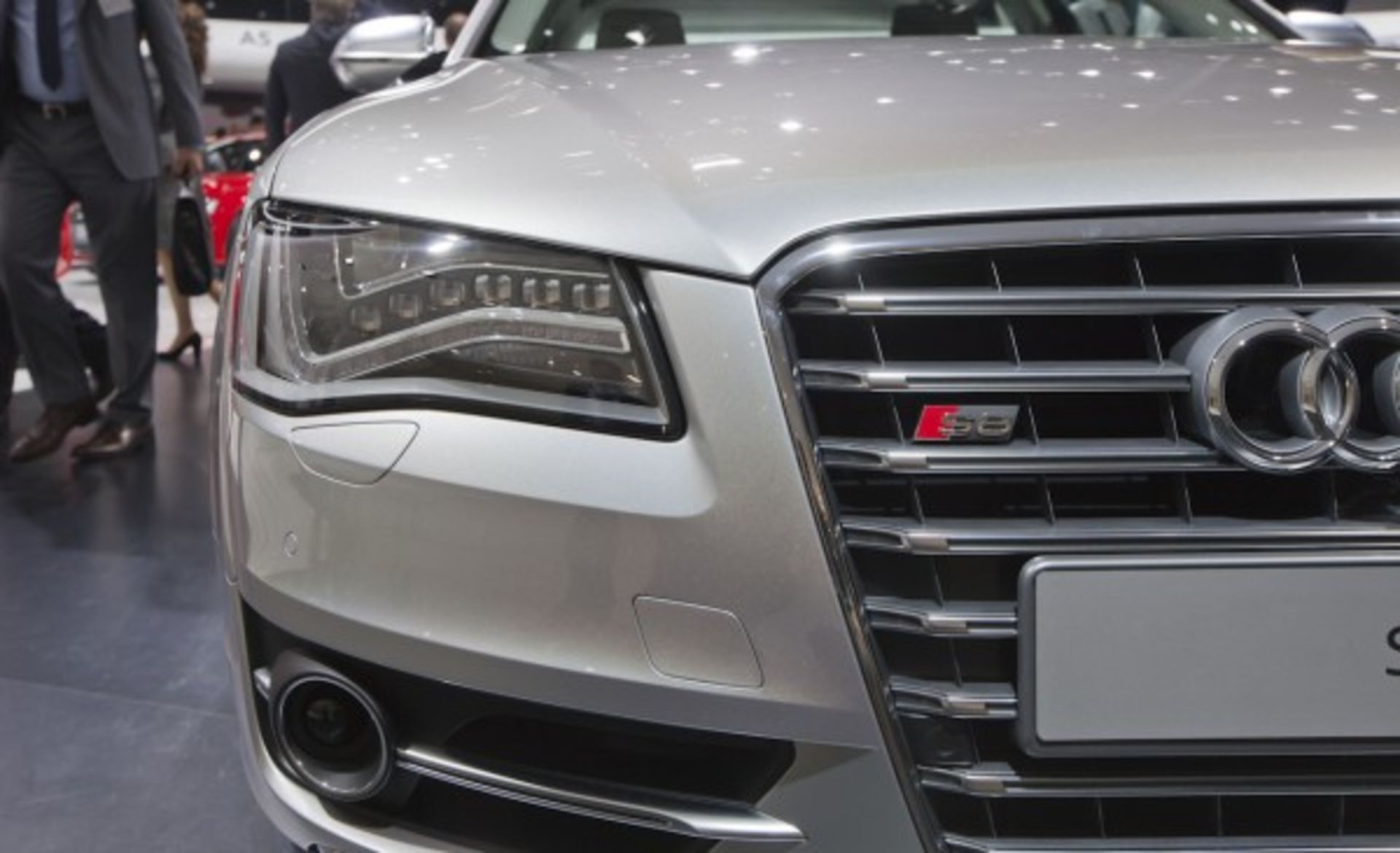 audi-s8-008_gallery_image_large