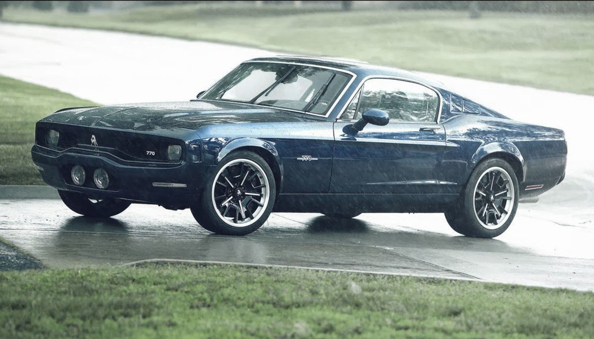 equus-bass770-73