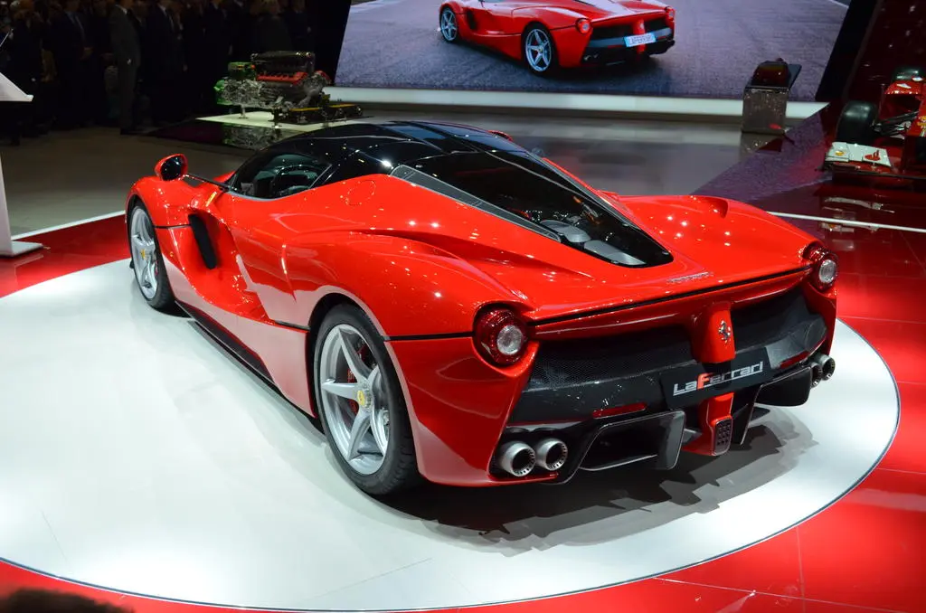 LaFerrari ؛ هیولای جدید فراری [ویدئو] - پدال