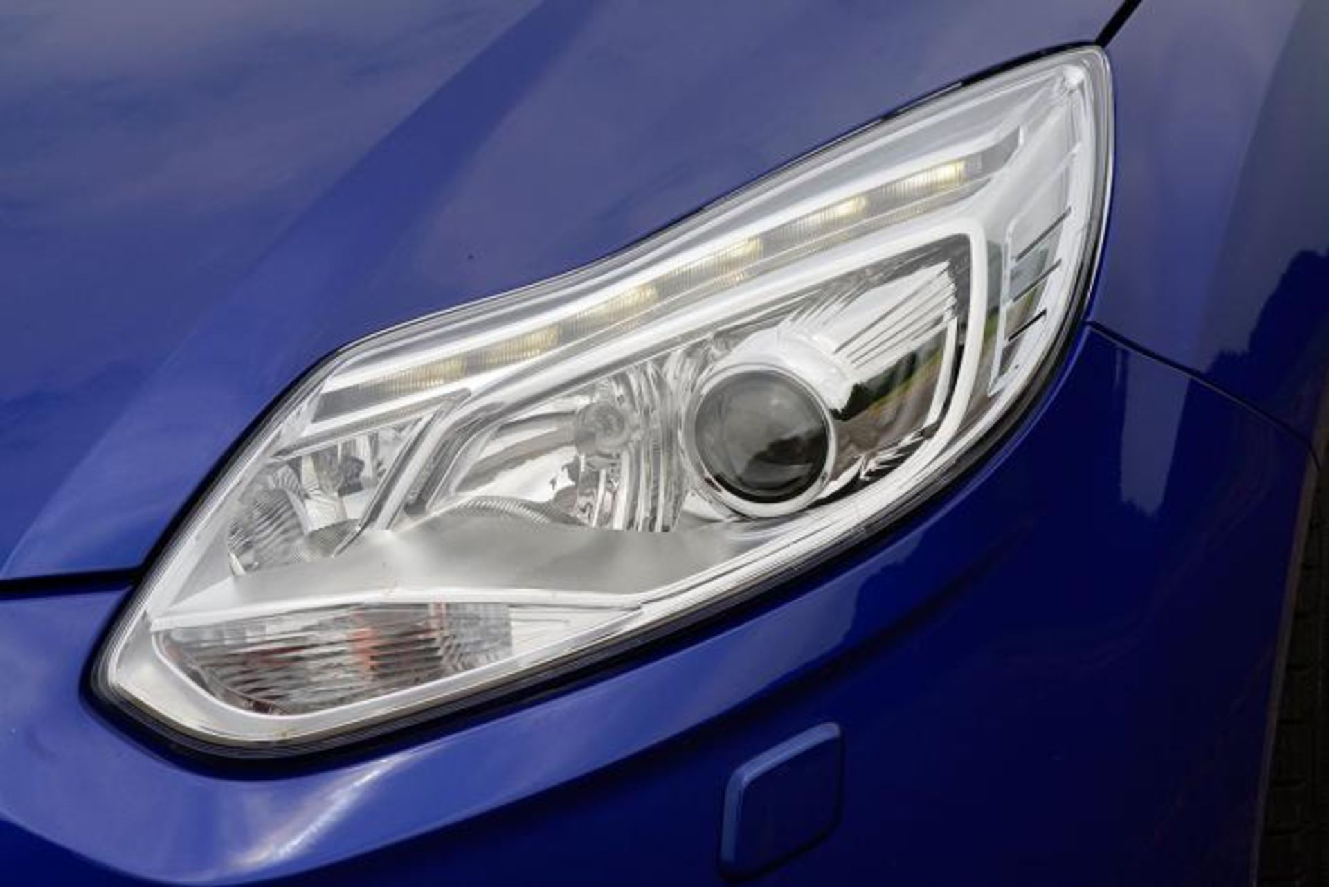 ford focus frontlight