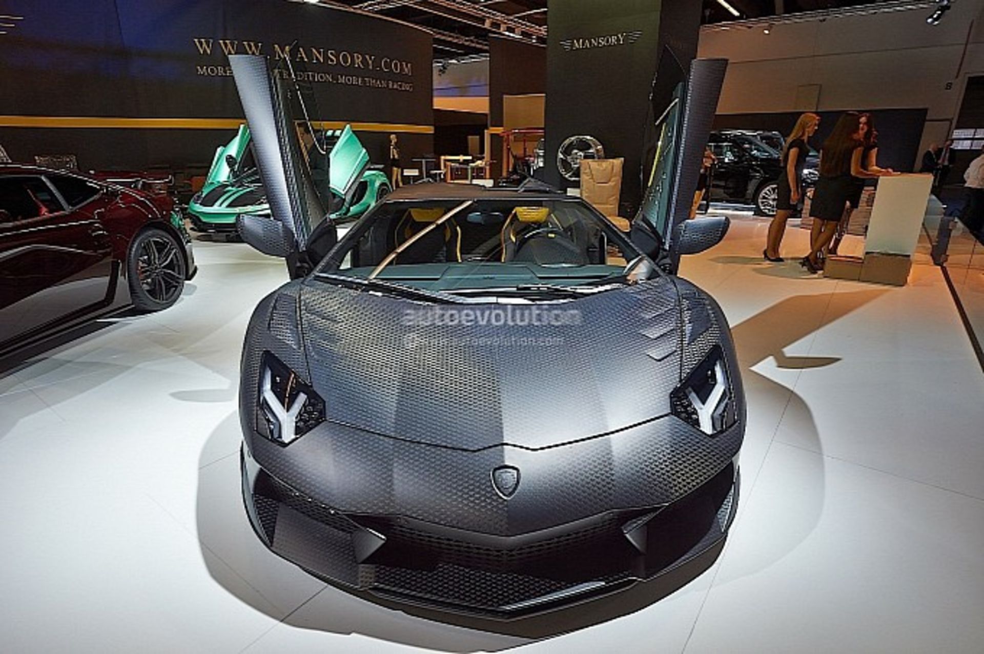 frankfurt-2013-mansory-carbonado-lamborghini-aventador-video-live-photos-medium_2
