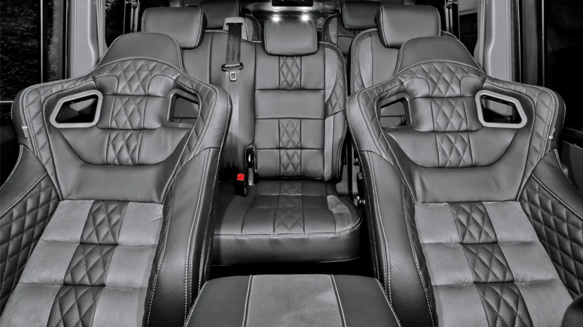 land-rover-defender-7-seater-gets-kahn-custom-touch-photo-gallery_4