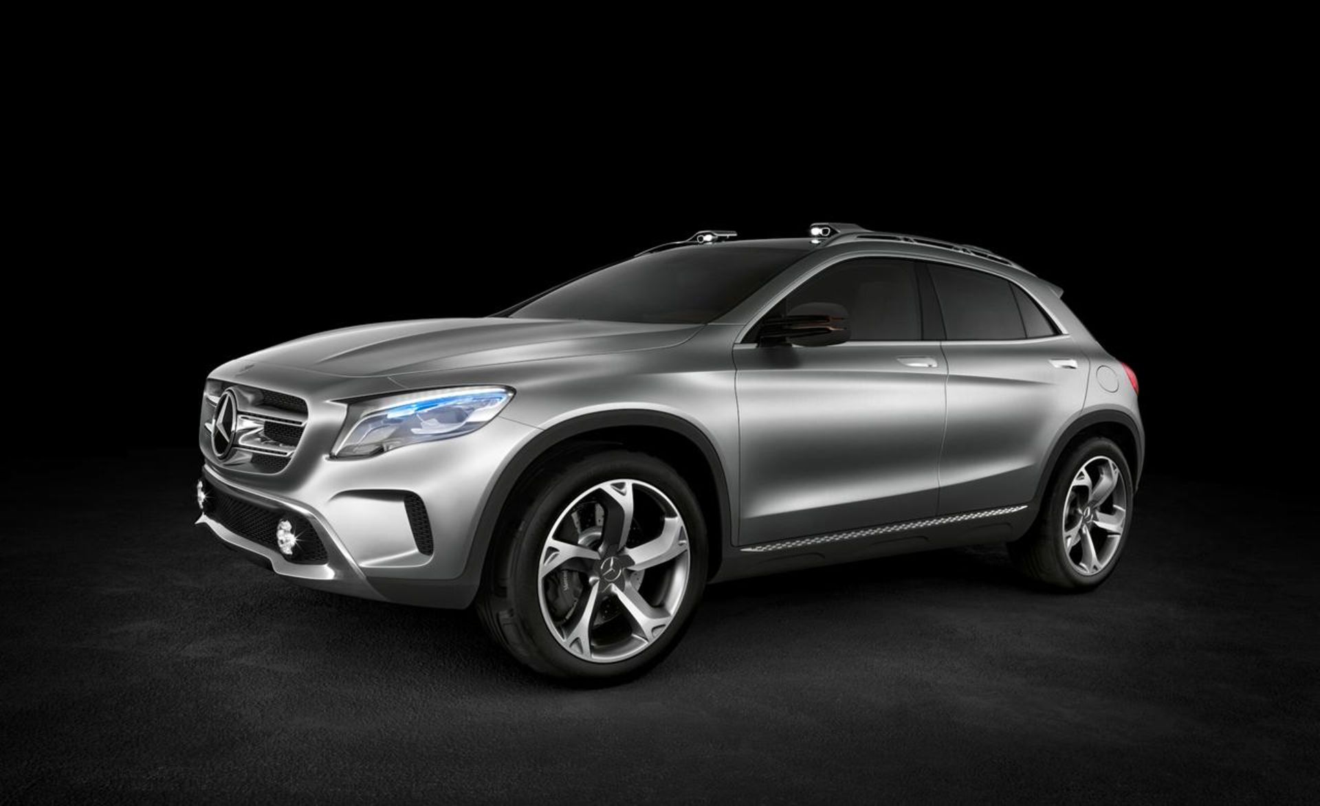 mercedes-benz-concept-gla-render