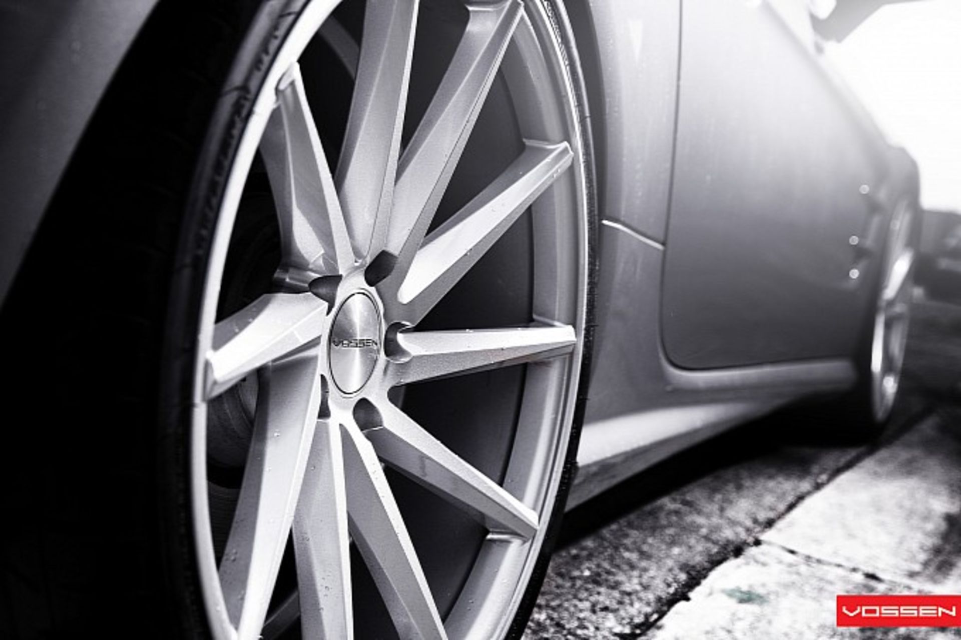 new-mercedes-sl-550-gets-custom-vossen-cvt-wheels-video-medium_2