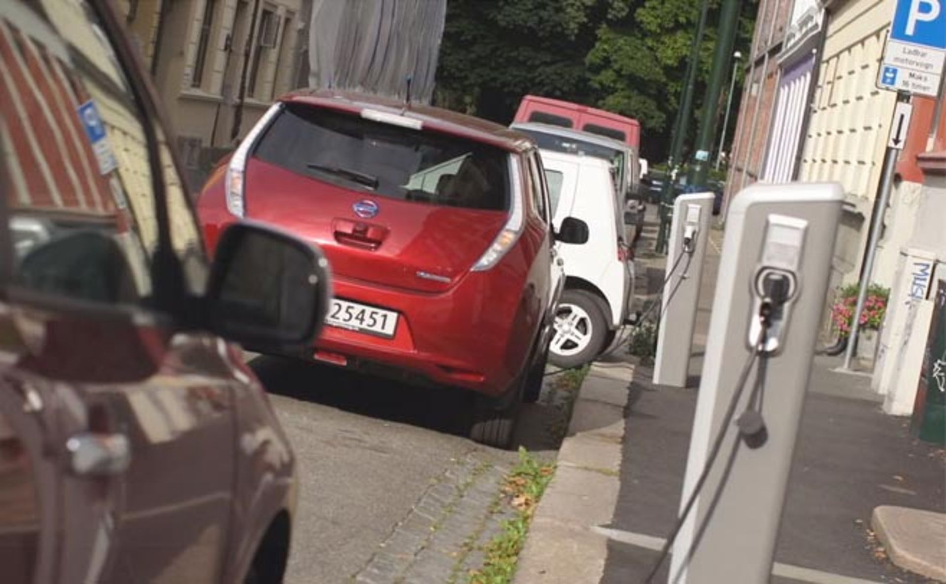 nissan-leaf