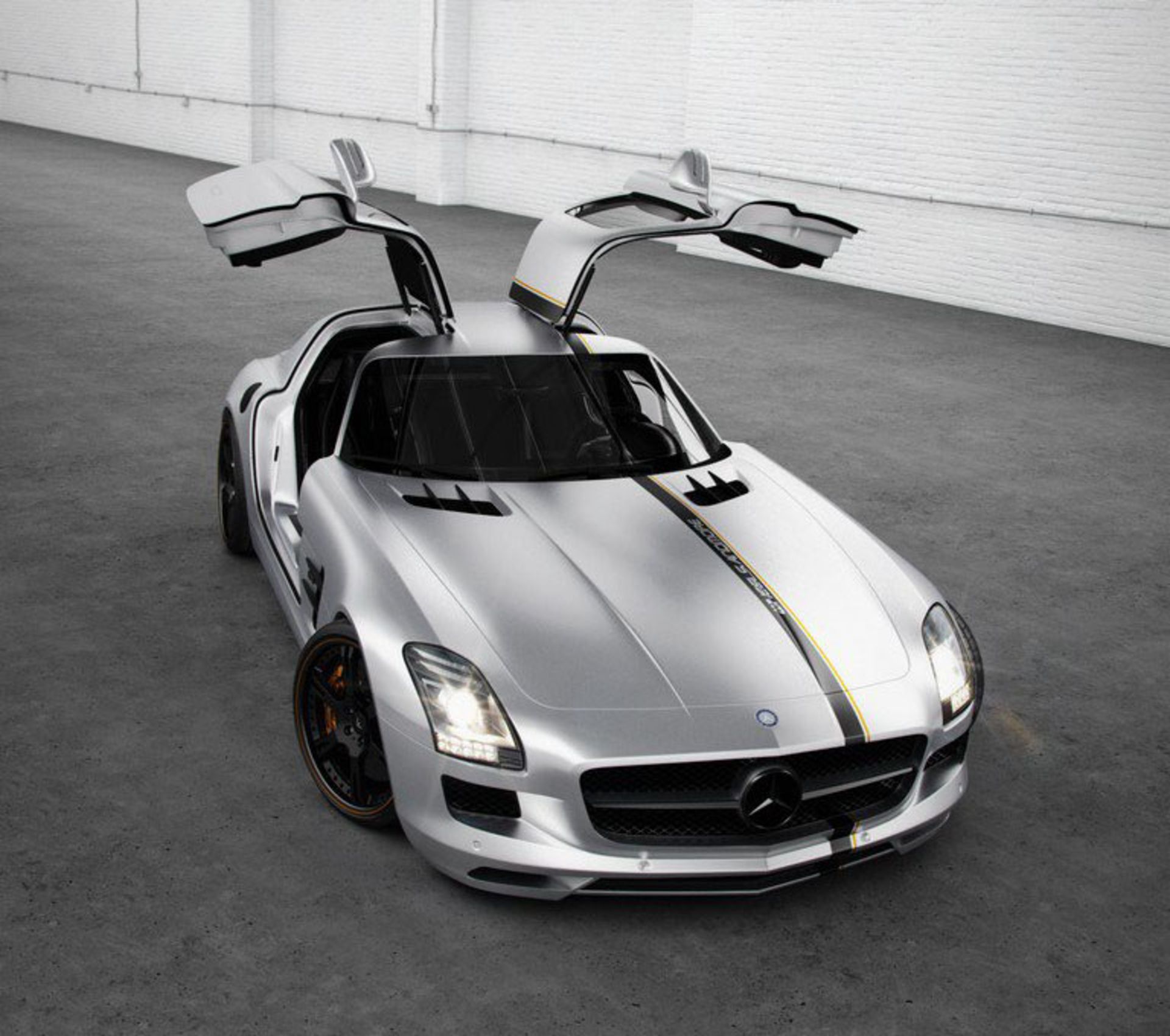 official_mercedes_benz_sls_amg_silver_wing_wheelsandmore_004