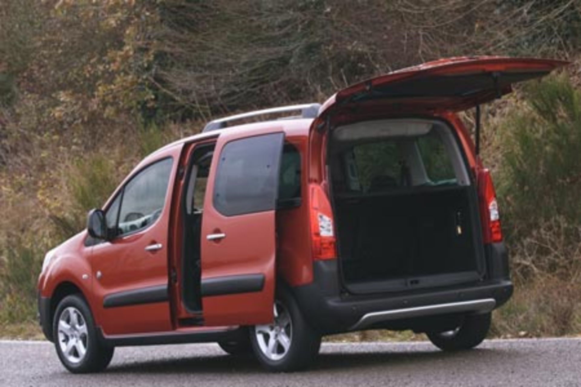 peugeot-partner-tepee-back