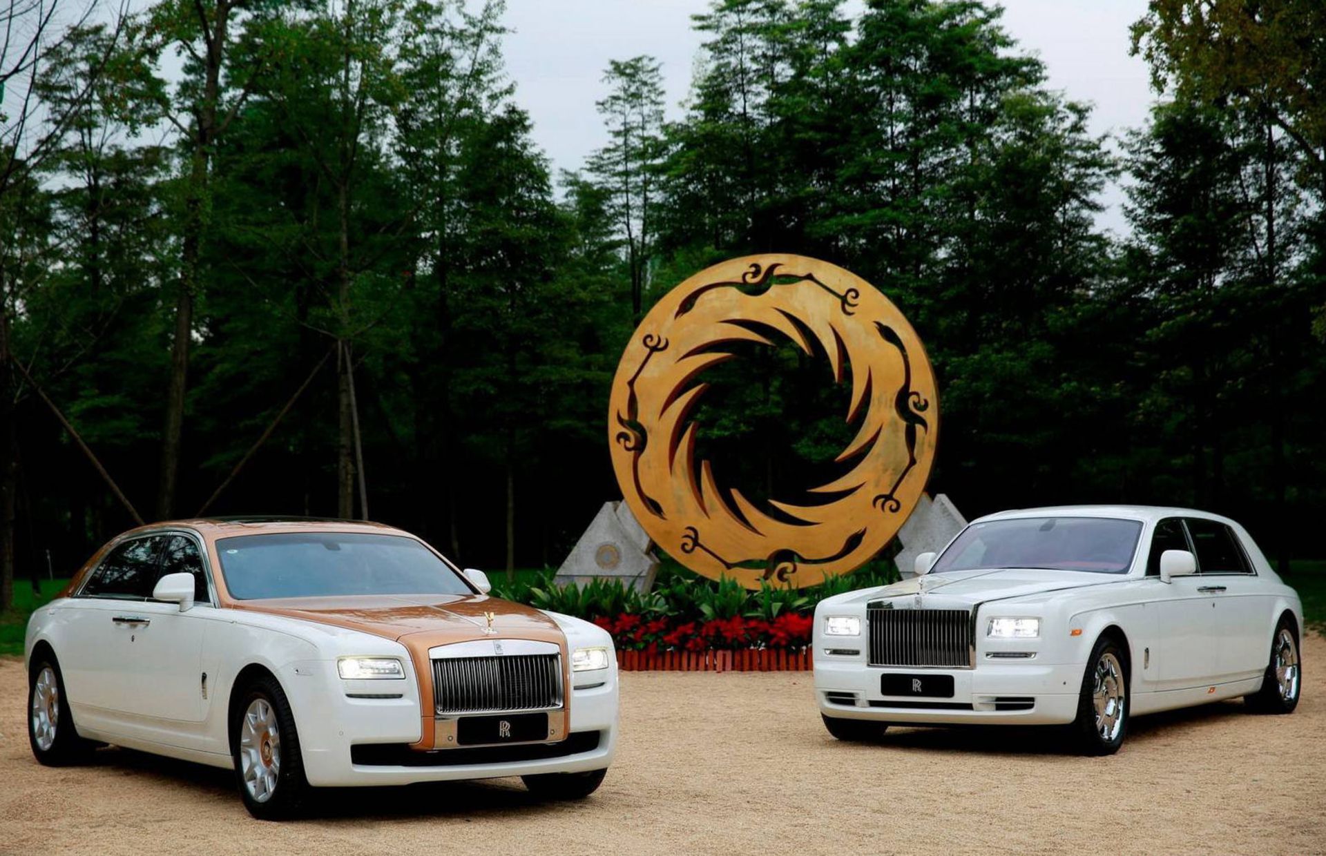Rolls-Royce Ghost Golden Sunbird 