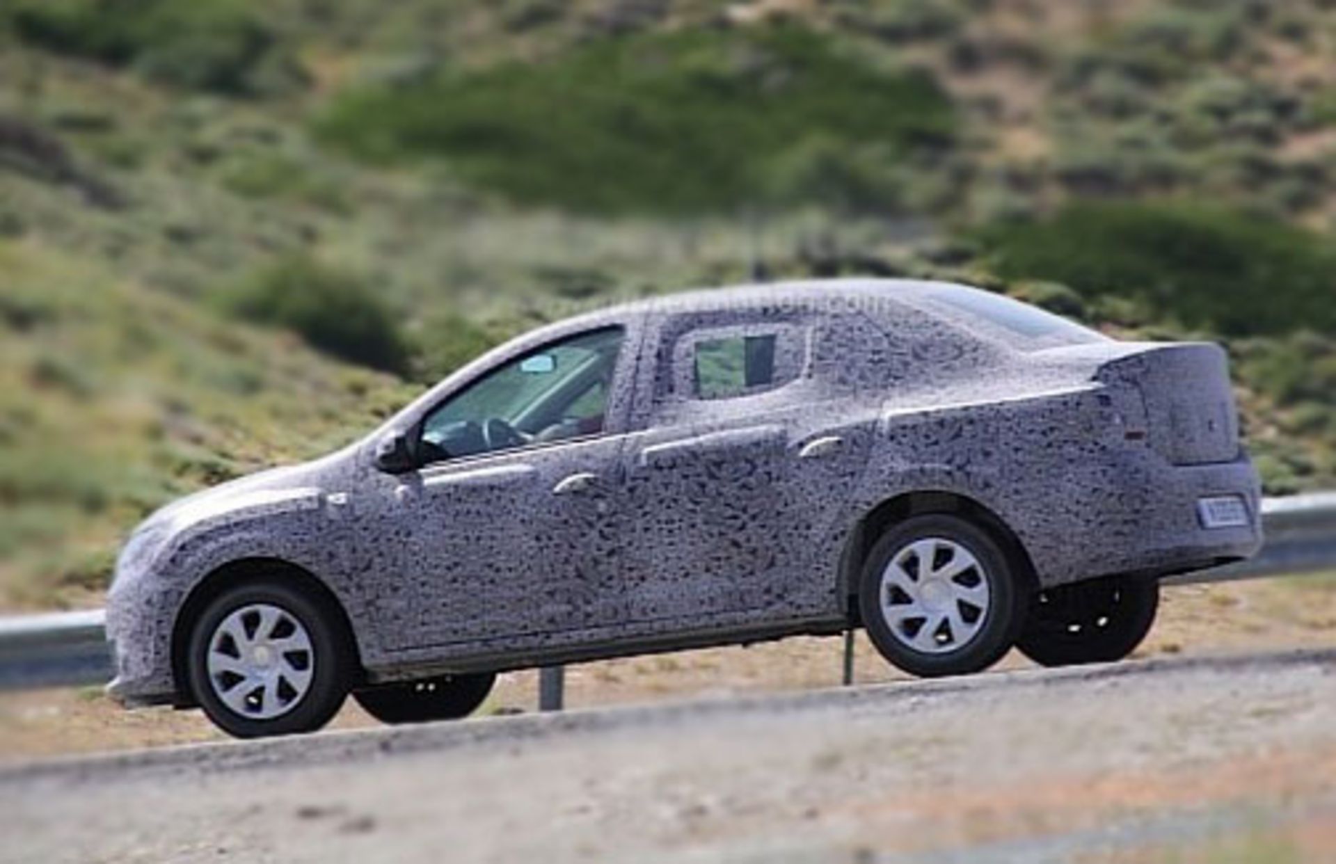 spyshot of dacia logan