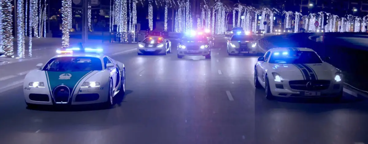 the-most-awesome-police-supercars-prowl-the-streets-of-dubai-at-night