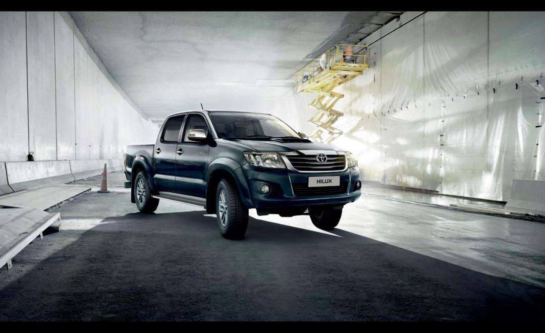 toyota hilux 2014