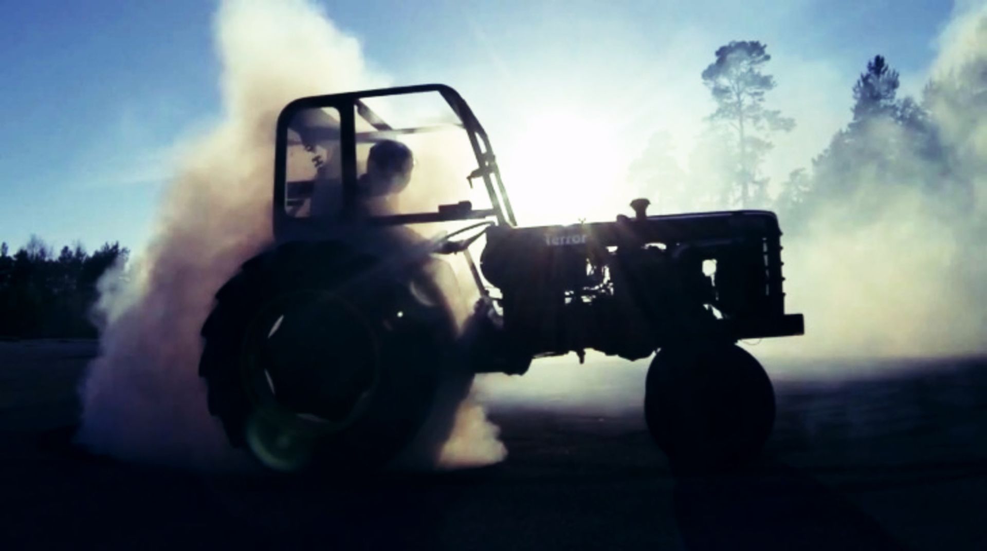 volvo-traktor-terror