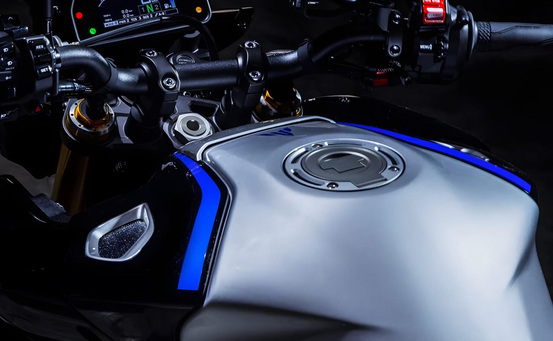 بخش فرمان و باک موتور سیکلت یاماها (Yamaha) MT-10 مدل ۲۰۲۶