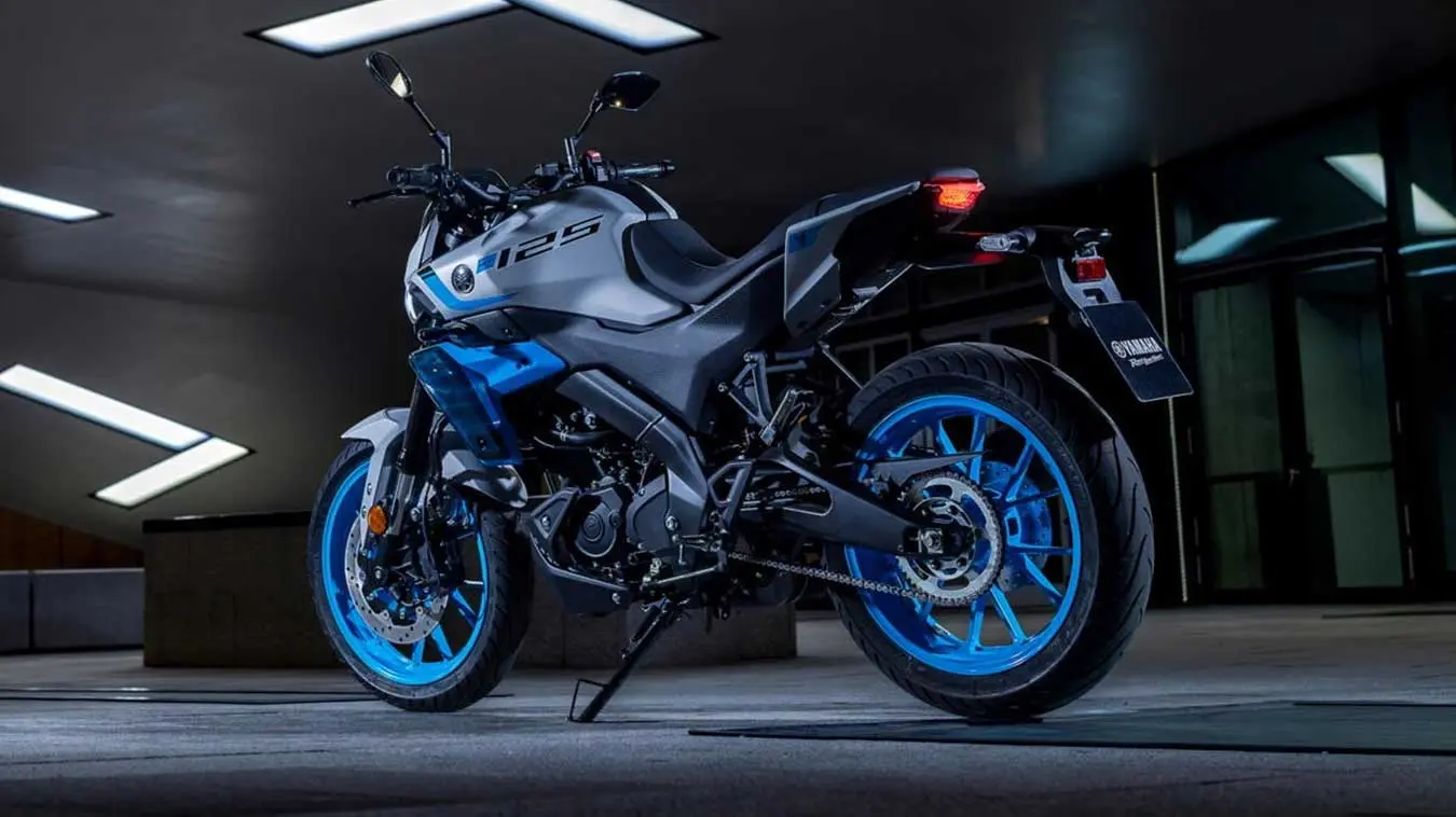 یاماها MT-125 مدل ۲۰۲۷ آبی رنگ نمای عقب